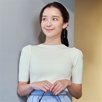ハイネック５分丈ニット
