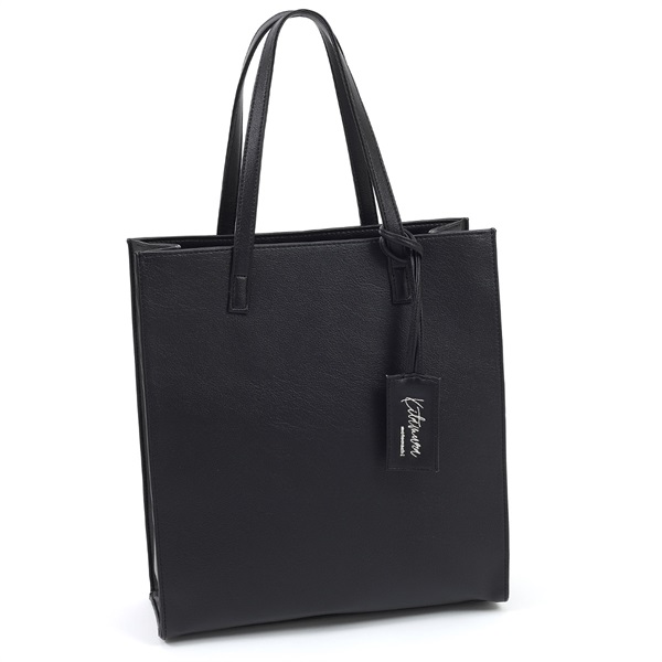 50代女性に人気の品よく持てる名作トートバッグは、キタムラのスクエアセミショルダーバッグ