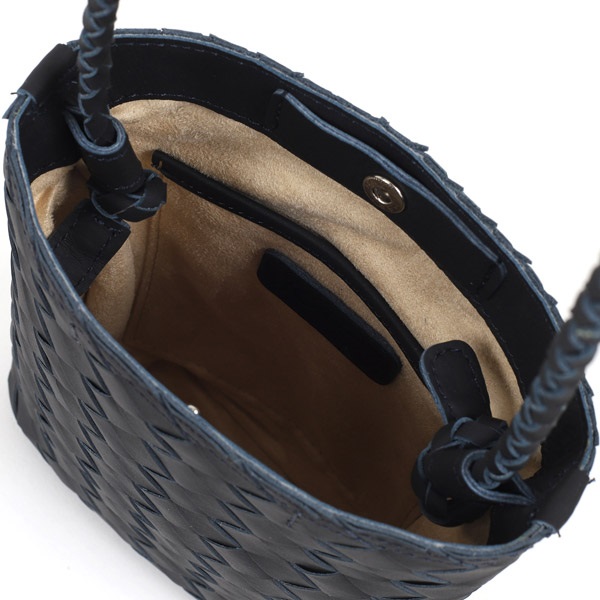 美品Kitamura（キタムラ）バケツ型ショルダーバッグ グレージュ　本革 ショルダーバッグ｜キタムラオンラインショップ