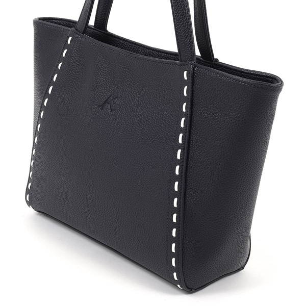 バッグ k Recommend 〉 弱撥水のナイロン素材を使用したシリーズ。持ち手