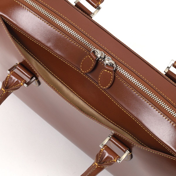 キタムラ　ブリーフケース　レザー　A4サイズ PC可 自立 キタムラ ブリーフケース レザー A4サイズ PC可 自立